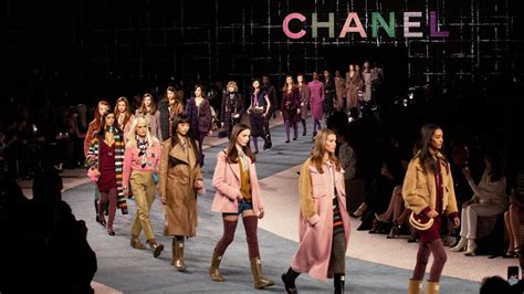 INFINITE TWEED, the Film of the CHANEL Fall